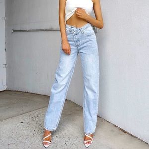 NEW, PRINCESS POLLY HOLLY ASYMMETRIC JEANS! 👸🏼👖